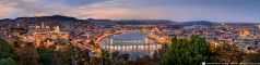 * Budapest Skyline XXL * Panorama der Stadt Budapest in Ungarn zur blauen Stunde.