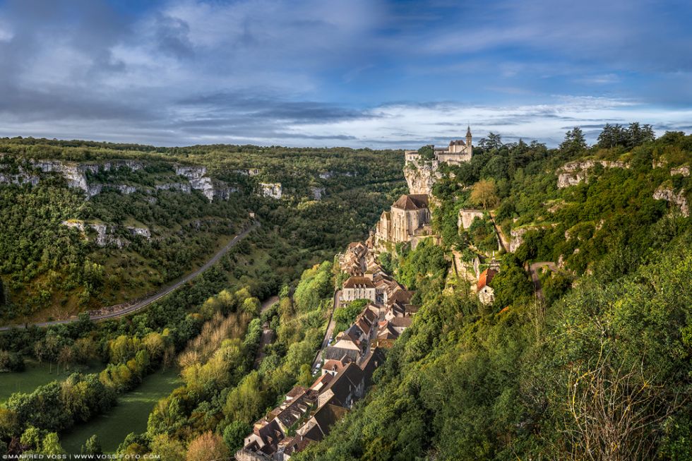 * Rocamadour am Morgen * Rockamadour ist eine kleine Stadt in Frankreich in der Region Okzitanien.