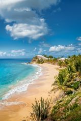 * Antigua Beach Karibik * Karibibischer Strand auf der Insel Antigua.