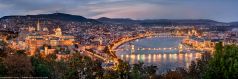 * Budapest Skyline Panorama ** Panorama der Stadt Budapest in Ungarn zur blauen Stunde.