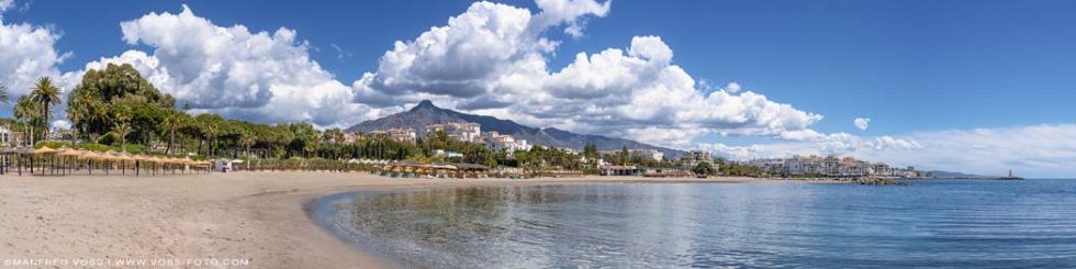 * Marbella Beach Panorama * Strand vor Marbella in Andalusien / Spanien