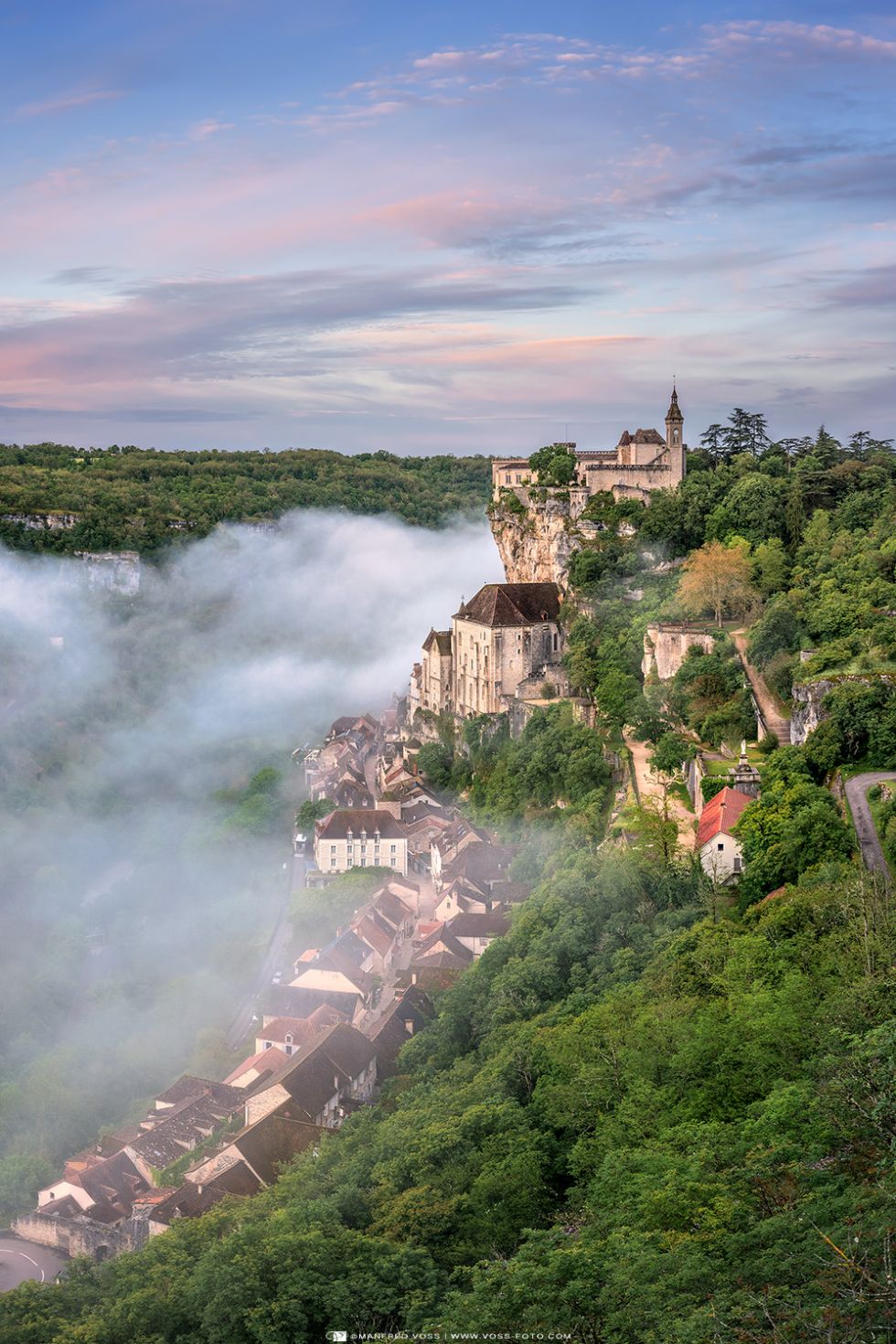 * Rocamadour morning * Rockamadour ist eine kleine Stadt in Frankreich in der Region Okzitanien.