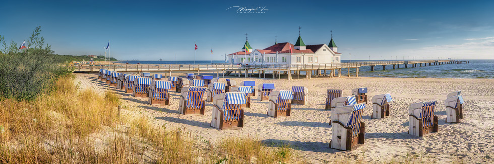 Strandpanorama vom Strand und der Seebrücke von Ahlbeck , Insel Usedom , Mecklenburg Vorpommern